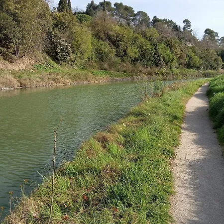 Maison Les Hirondelles 펜션