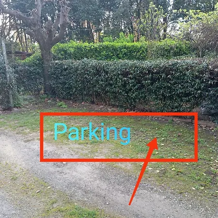 Maison Les Hirondelles 펜션 *