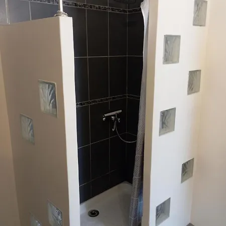 Maison Les Hirondelles 펜션 카르카손